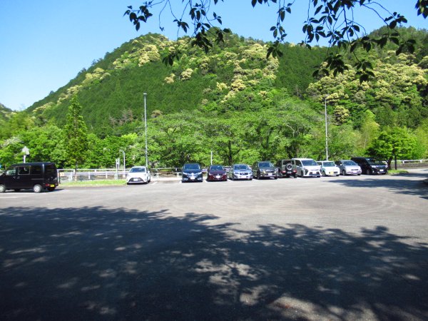 湯谷温泉駐車場